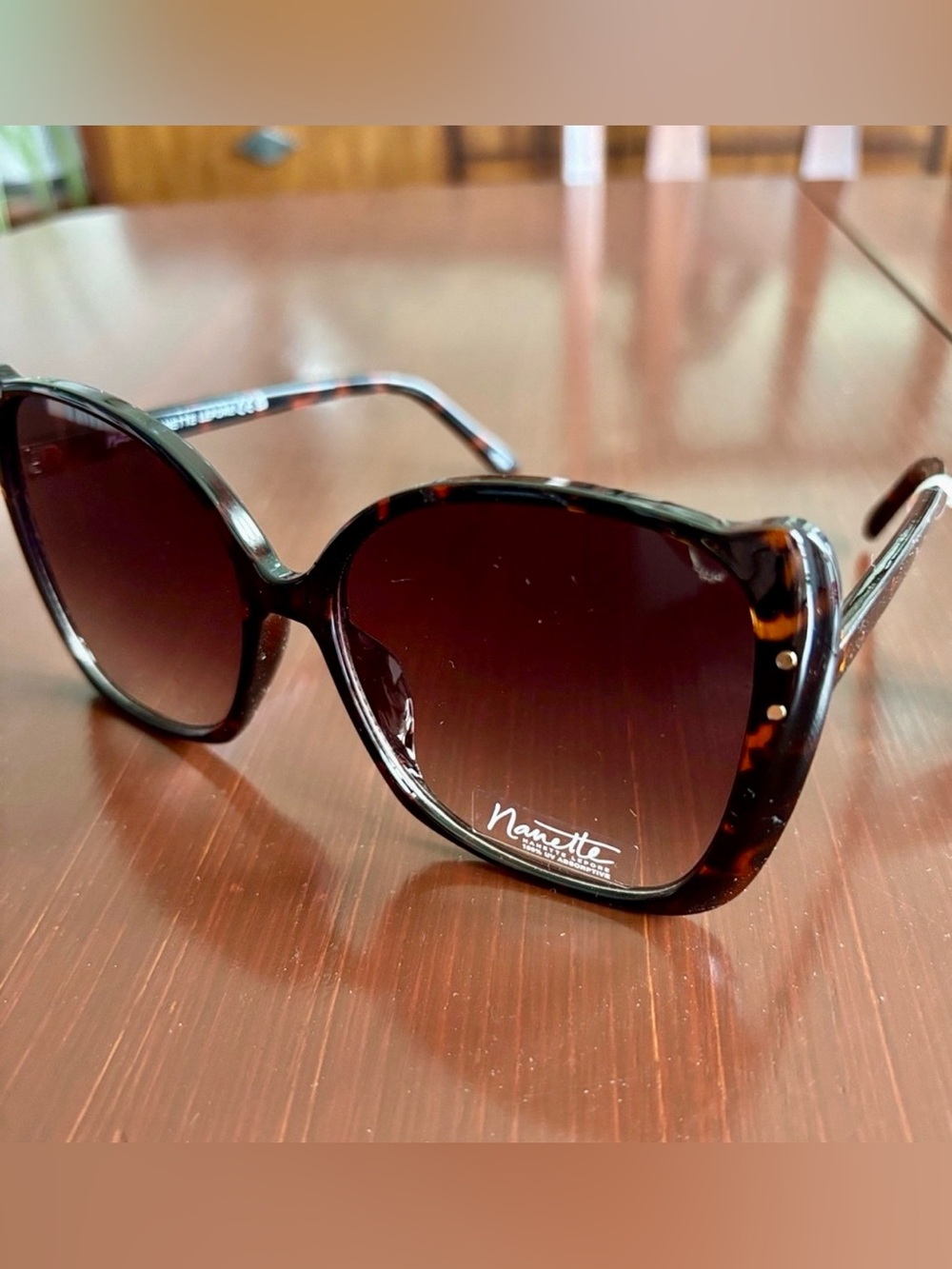 Nanette Lepore Cat Eye tortoise shell leopard Ffame,100% UV protect brown lens